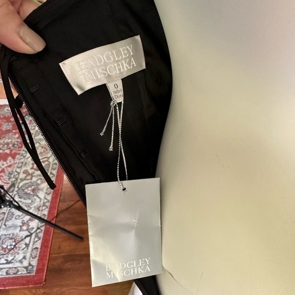 Authentic BADGLEY MISCHKA NWT BLACK LEATHER TRIM COCKTAIL SHEATH DRESS SIZE 0 - Picture 7 of 11